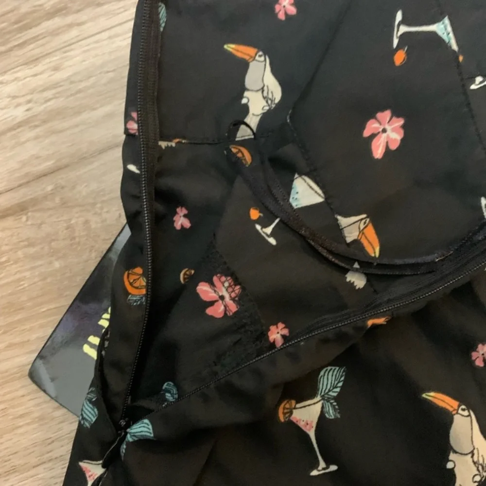 Yumi Bow Toucan Martini Shorts - 4 Pockets - US 2/4 - NEW